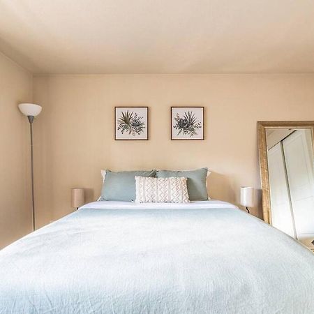 Modern And Spacious Apartment- Gym, Wifi, Free Parking Seattle Exterior photo