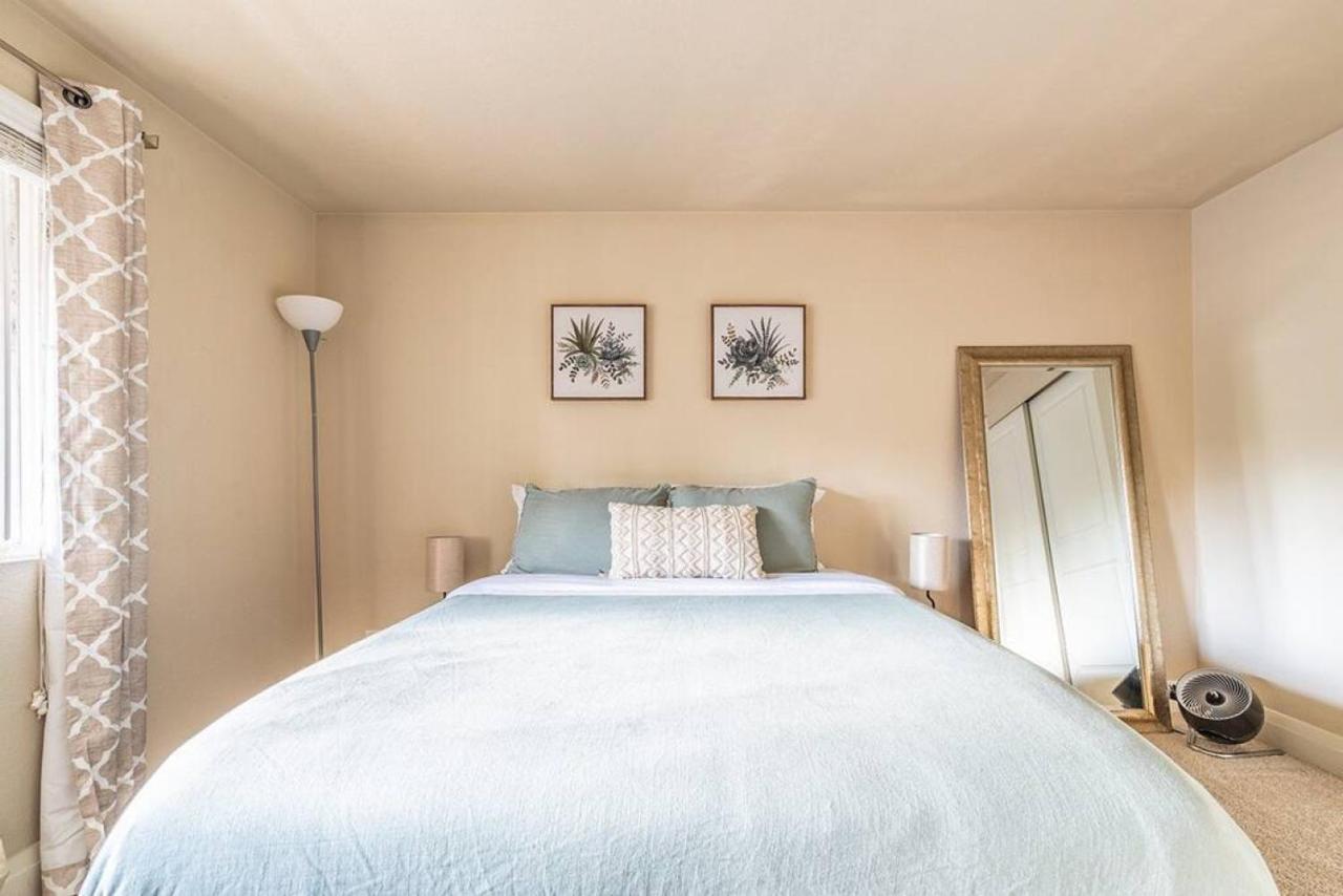Modern And Spacious Apartment- Gym, Wifi, Free Parking Seattle Exterior photo