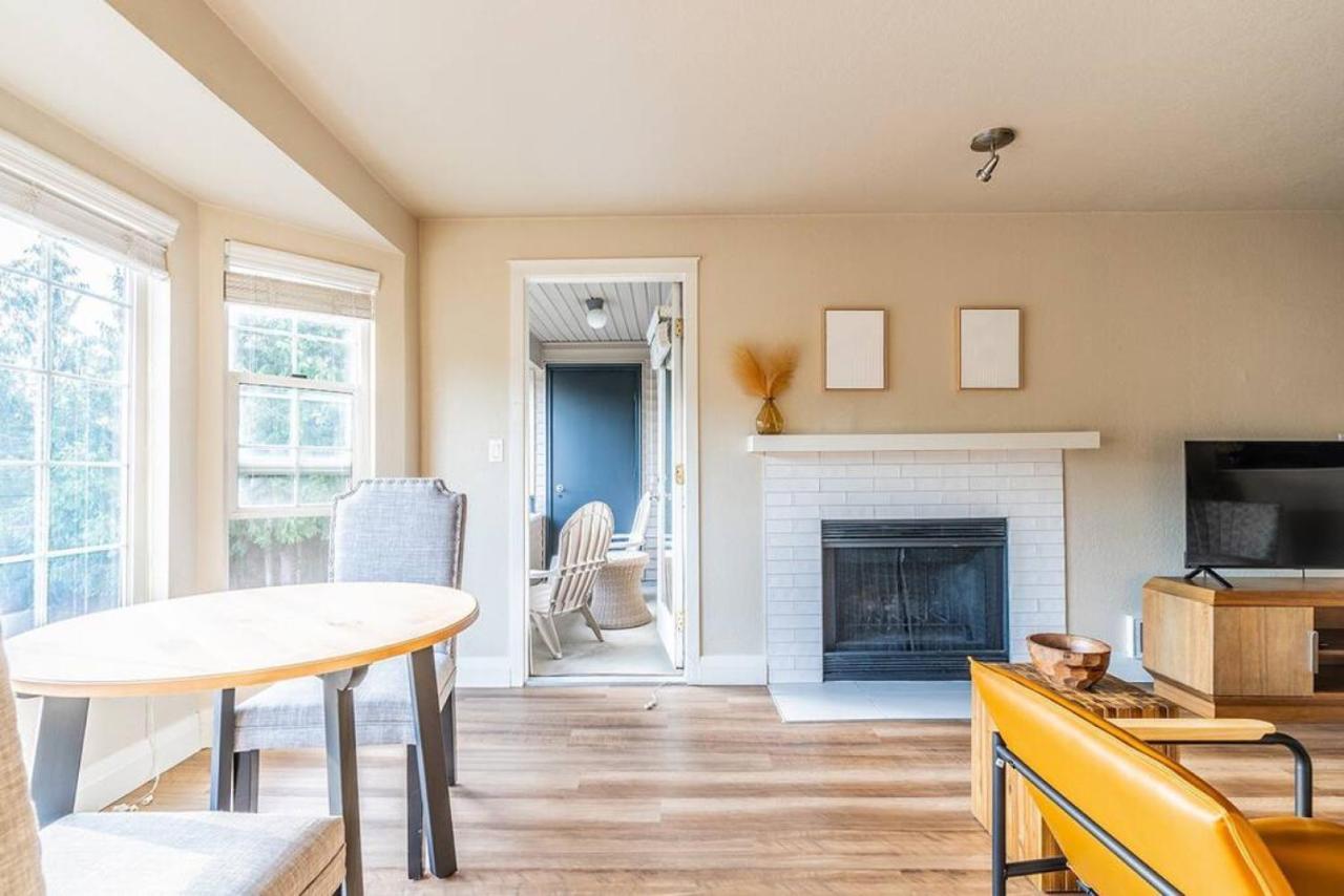 Modern And Spacious Apartment- Gym, Wifi, Free Parking Seattle Exterior photo