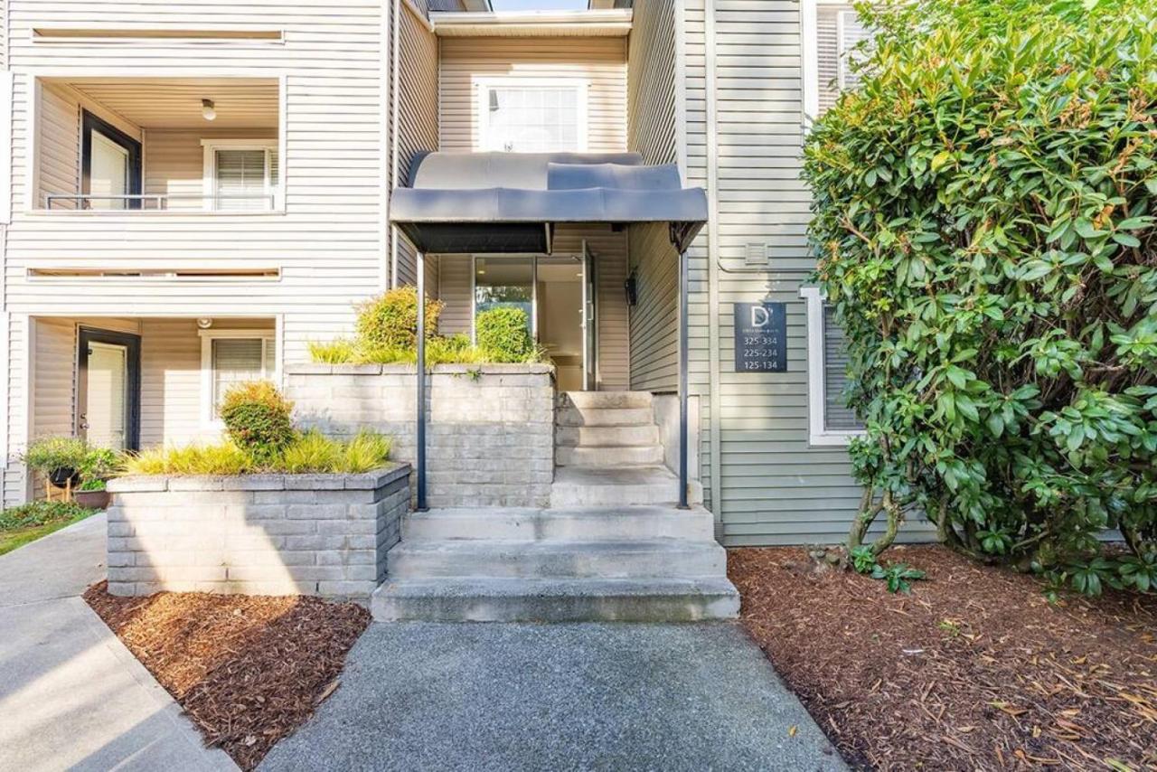 Modern And Spacious Apartment- Gym, Wifi, Free Parking Seattle Exterior photo