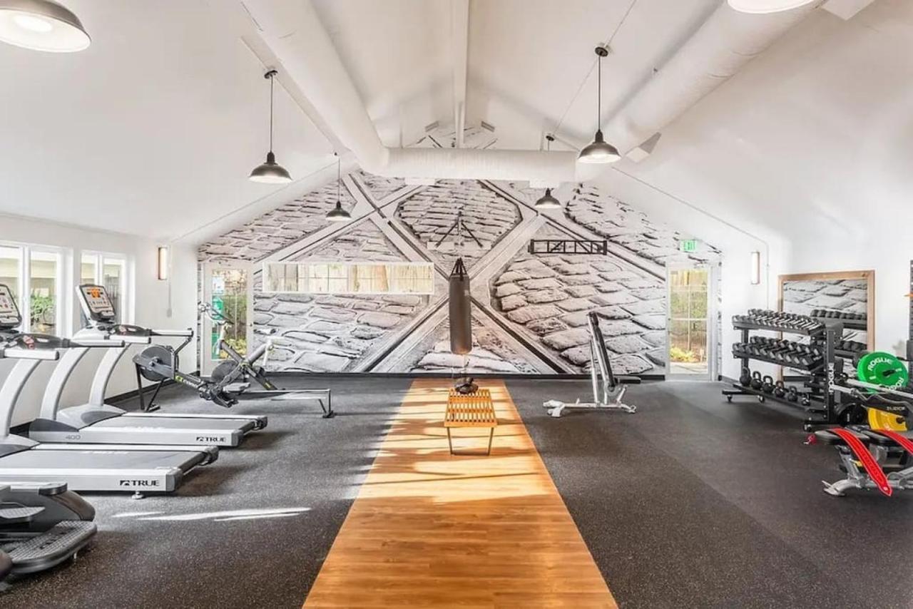 Modern And Spacious Apartment- Gym, Wifi, Free Parking Seattle Exterior photo